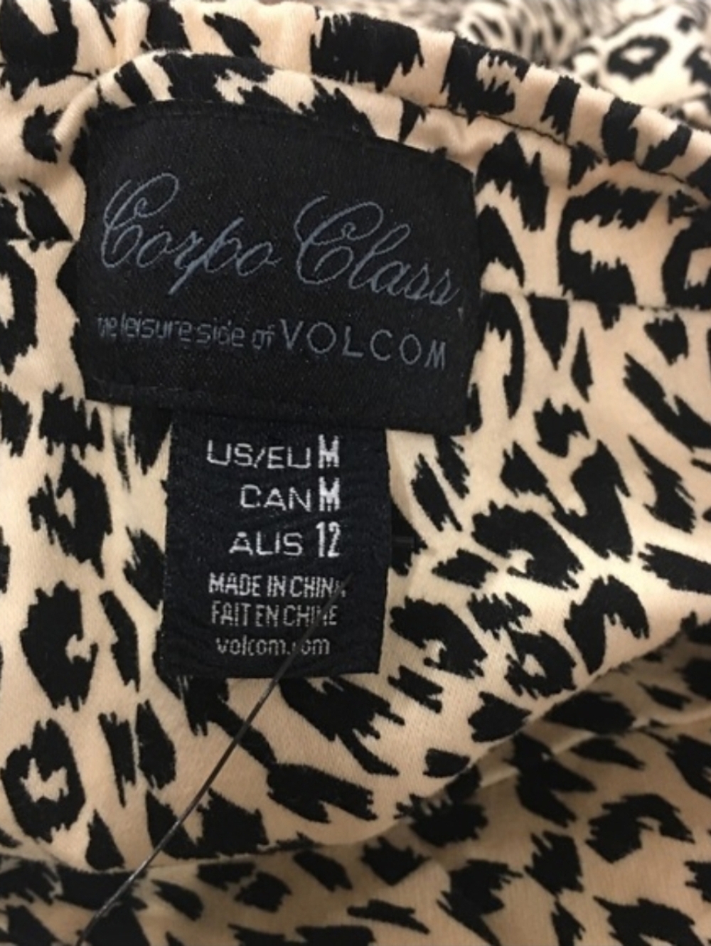 VOLCOM LEOPARD STRAPLESS DRESS - Picture 6 of 9